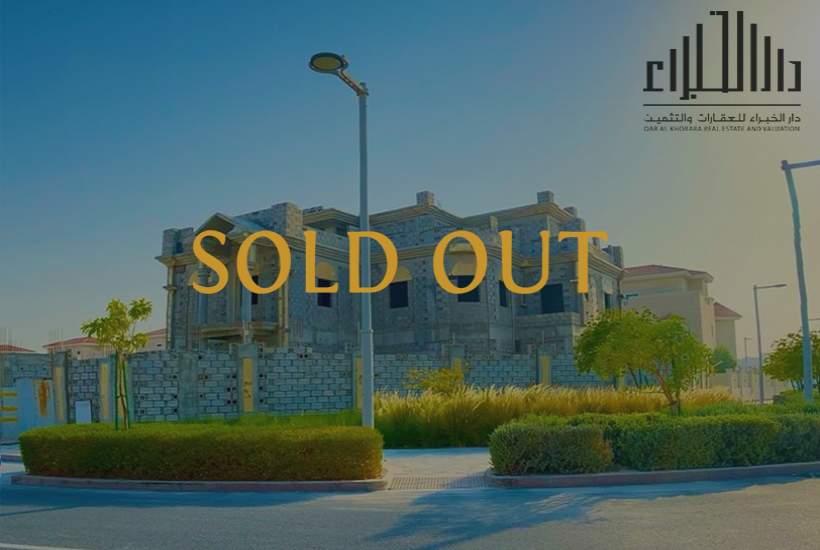 فيلا قيد الإنشاء بمنطقة لوسيل